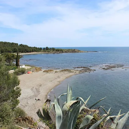 A Chic Four-person By The At Cap Ras * Llançà