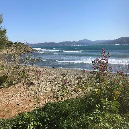 A Chic Four-person By The At Cap Ras Διαμέρισμα